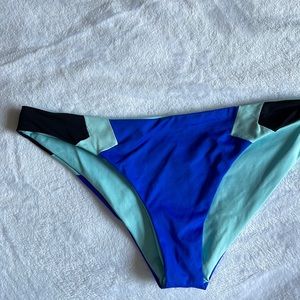 L space bikini bottoms